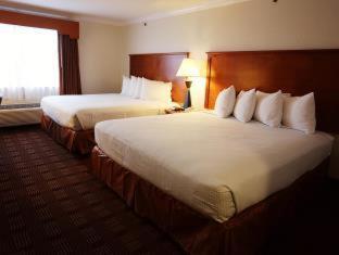 Western Club House & Hotel 3*