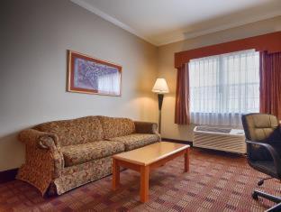 Western Club House & Hotel 3*