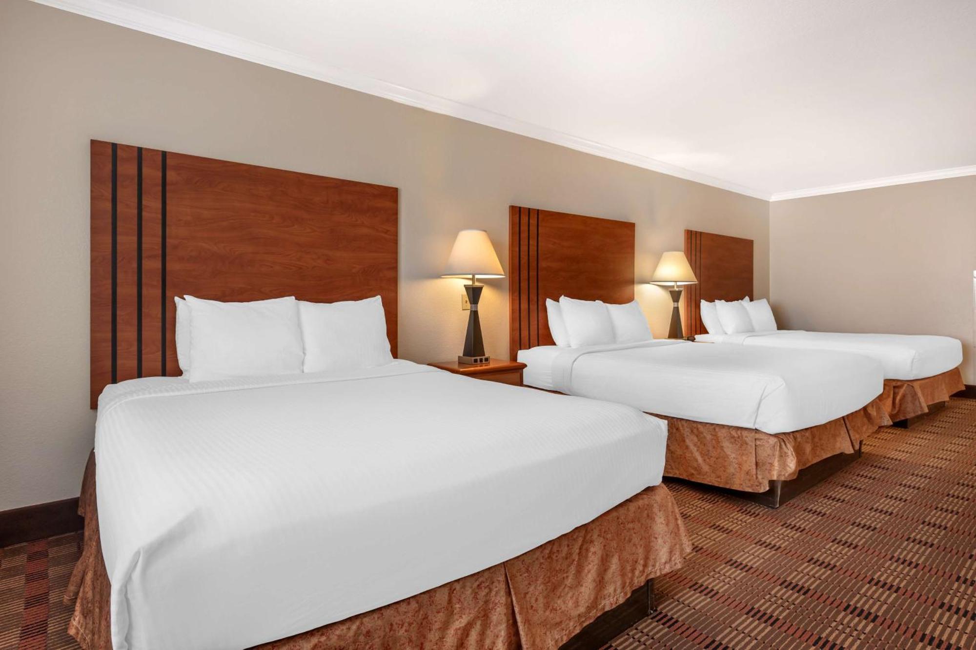 Hotel Western Club House & 3*