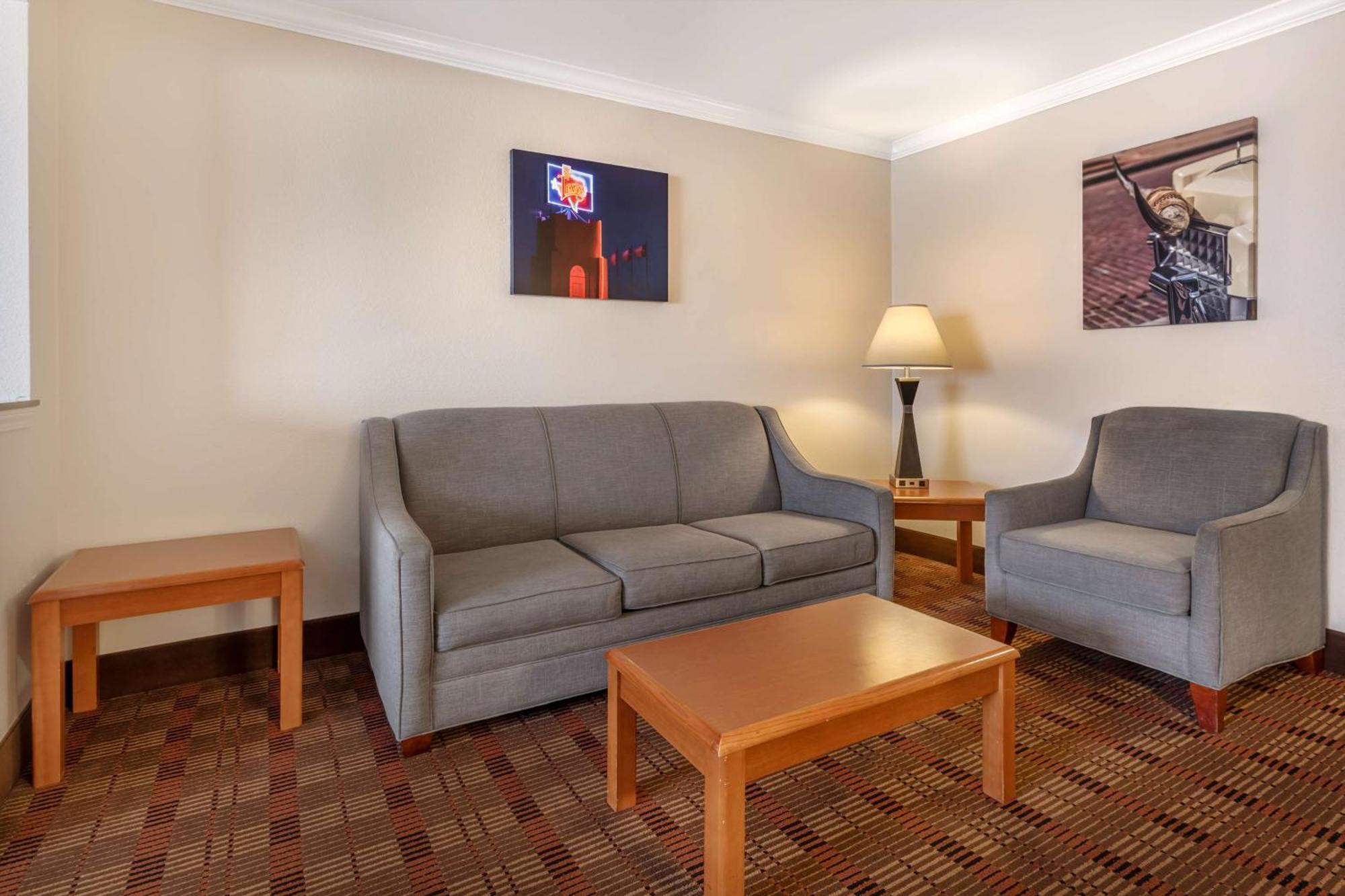 Hotel Western Club House &