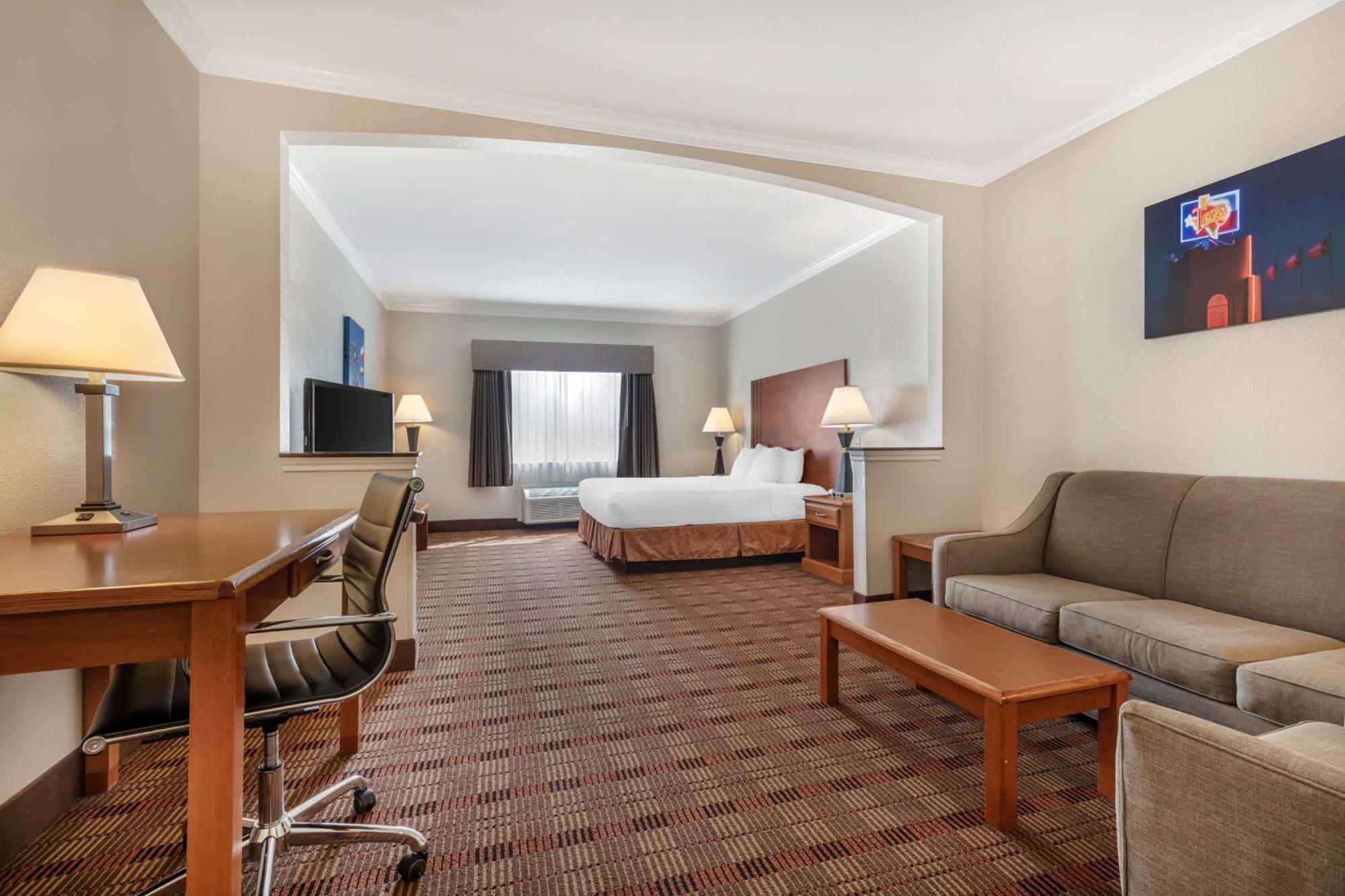 Hotel Western Club House & 3*