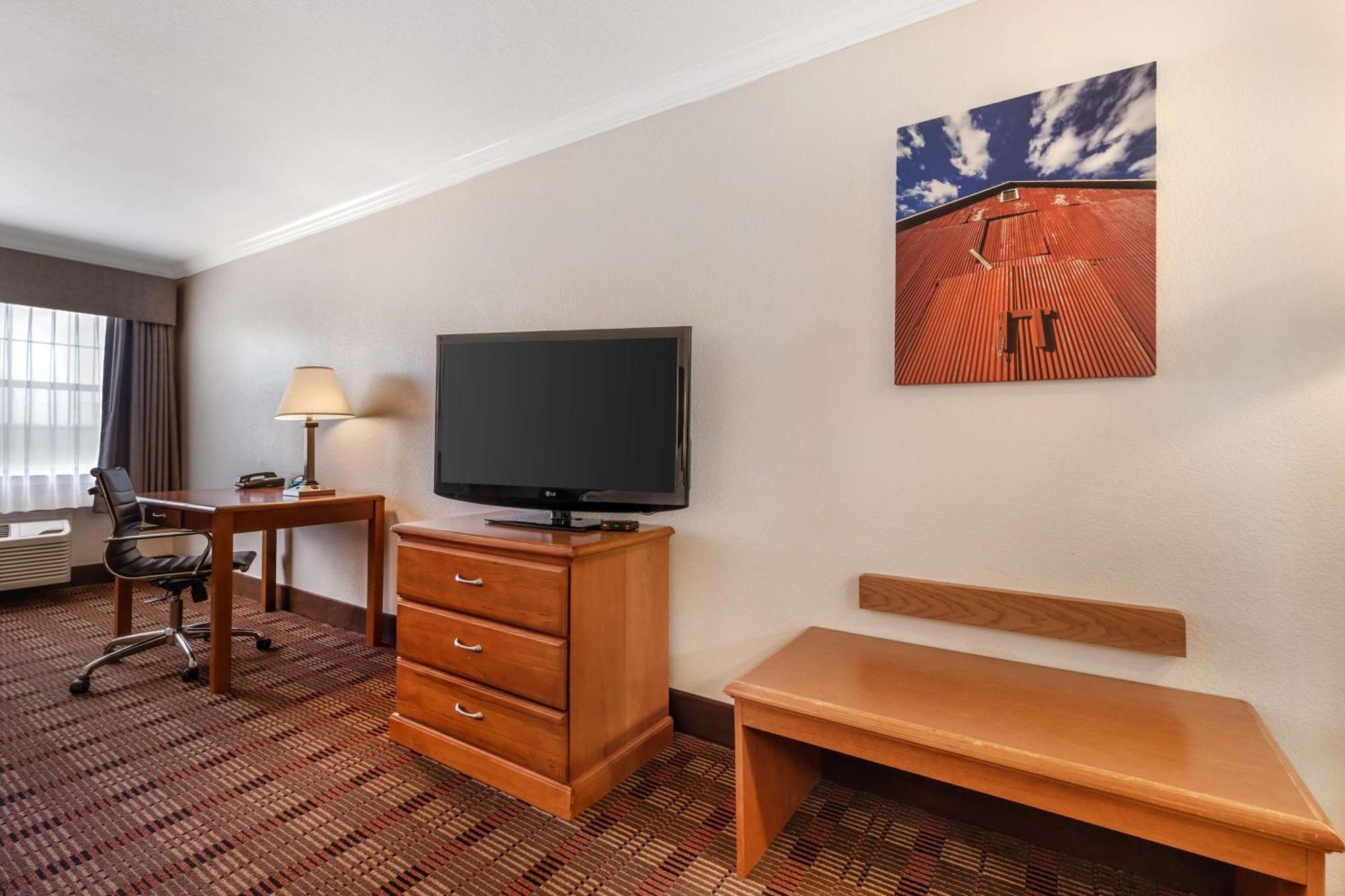 Hotel Western Club House & 3*